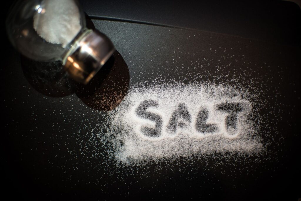 塩でSALTと文字が書いてある画像