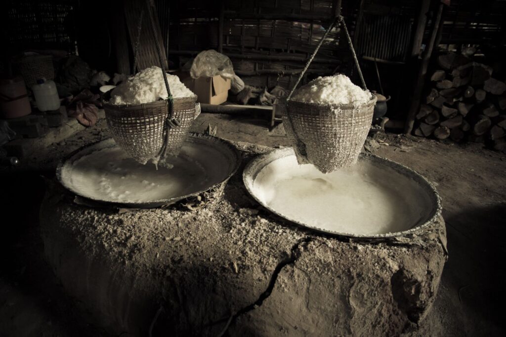 塩の製造工程のイメージ写真